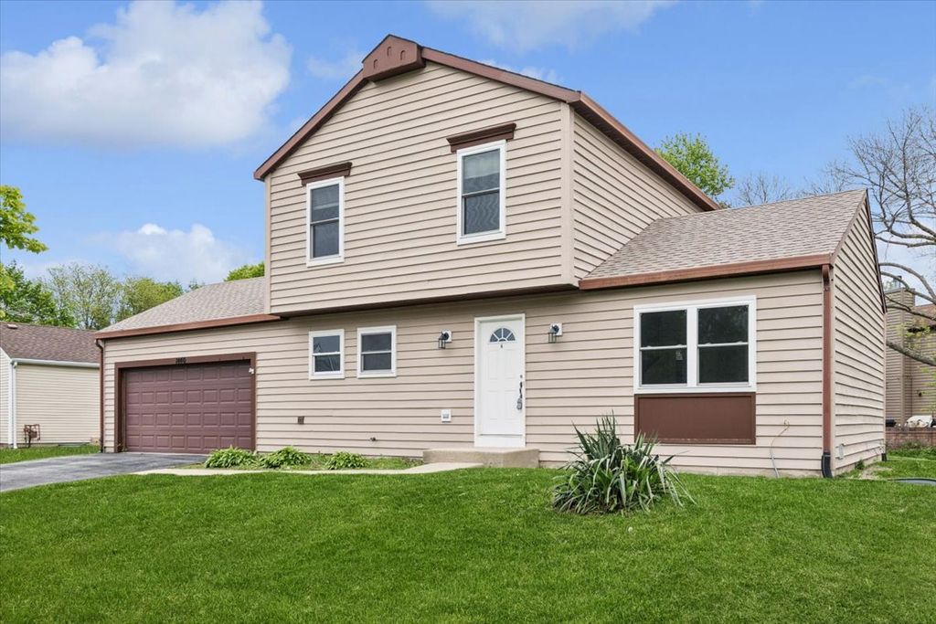 1440 CARLETON Avenue, Naperville, IL 60565