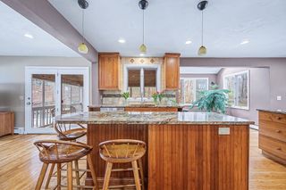 6 Ledgestone Dr, Hopkinton, MA 01748