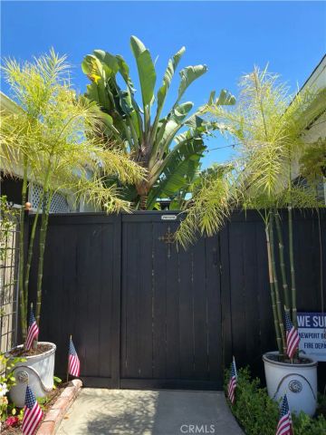 58 Saratoga, Newport Beach, CA 92660