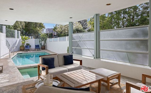 9421 Lloydcrest Drive, Los Angeles, CA 90210