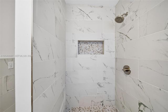 6565 Santona Street B17, Coral Gables, FL 33146