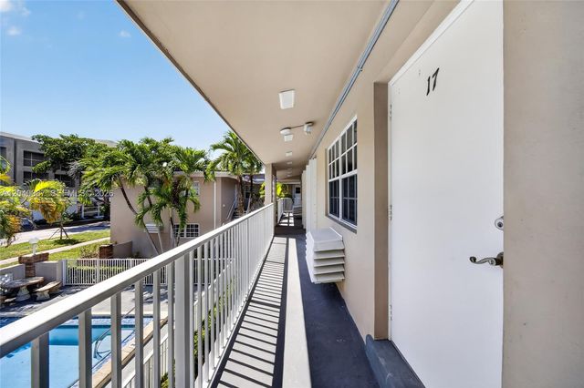 6565 Santona Street B17, Coral Gables, FL 33146