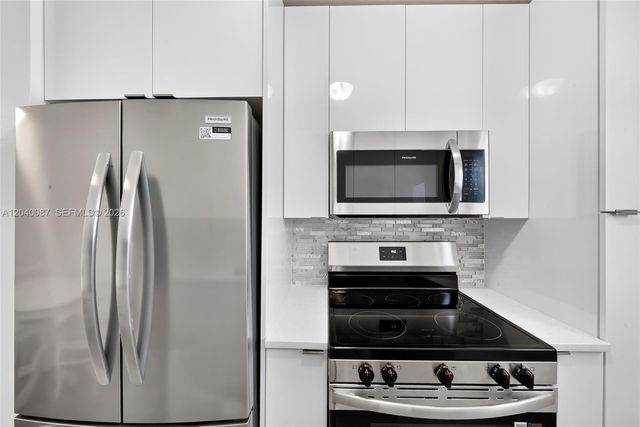 6565 Santona Street B17, Coral Gables, FL 33146