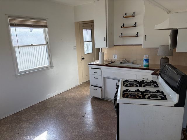509 N Alameda Avenue, Azusa, CA 91702