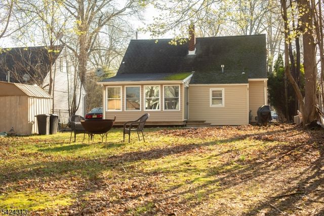 12 Central Ave, Pompton Lakes Boro, NJ 07442