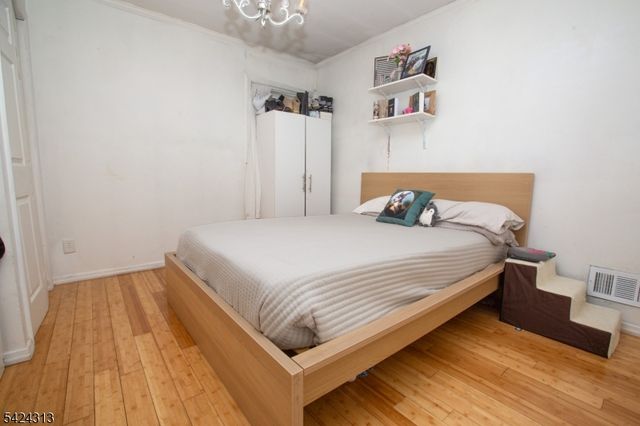 12 Central Ave, Pompton Lakes Boro, NJ 07442