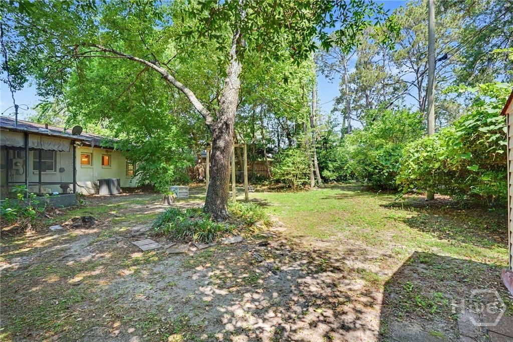 Image 28 of property listing at 10 Port Royal Drive, Savannah, GA 31410