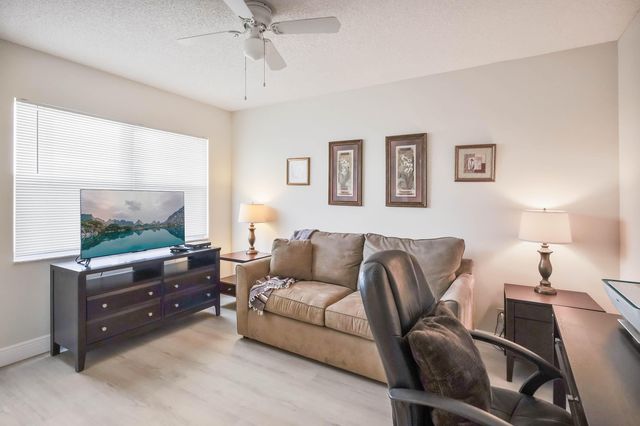 3593 Birdie Drive 507, Greenacres, FL 33467