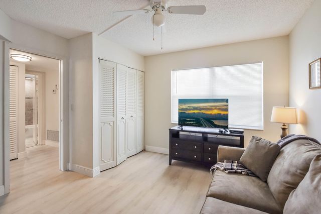 3593 Birdie Drive 507, Greenacres, FL 33467
