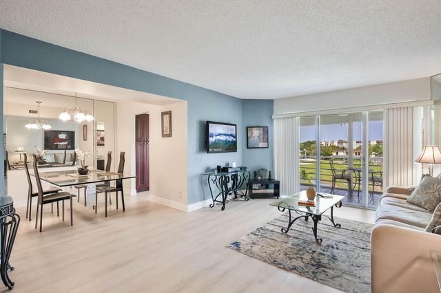 3593 Birdie Drive 507, Greenacres, FL 33467
