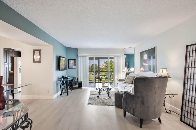 3593 Birdie Drive 507, Greenacres, FL 33467