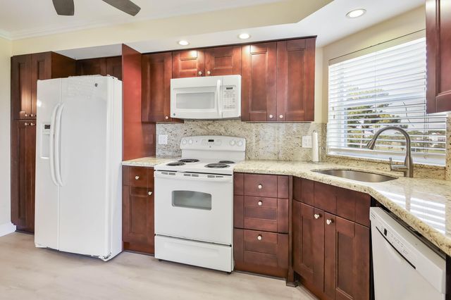 3593 Birdie Drive 507, Greenacres, FL 33467