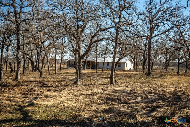 1387 County Road 304, Floresville, TX 78114