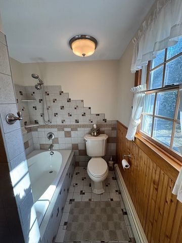 47 Kingsbury Rd, Norfolk, MA 02056
