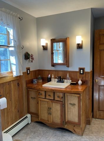 47 Kingsbury Rd, Norfolk, MA 02056