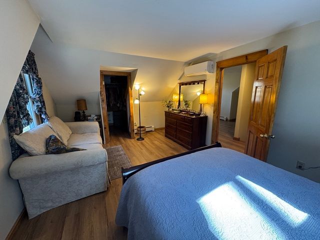 47 Kingsbury Rd, Norfolk, MA 02056