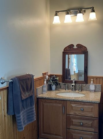 47 Kingsbury Rd, Norfolk, MA 02056