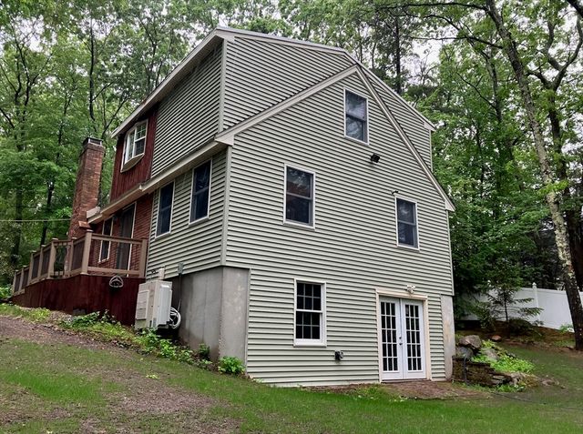 47 Kingsbury Rd, Norfolk, MA 02056