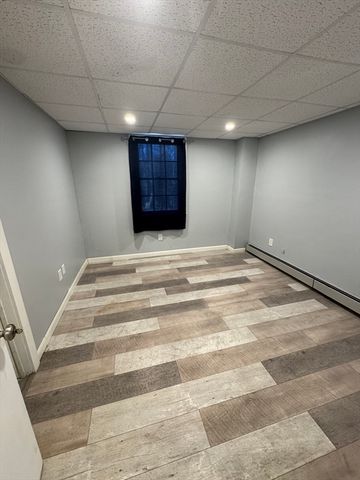 47 Kingsbury Rd, Norfolk, MA 02056