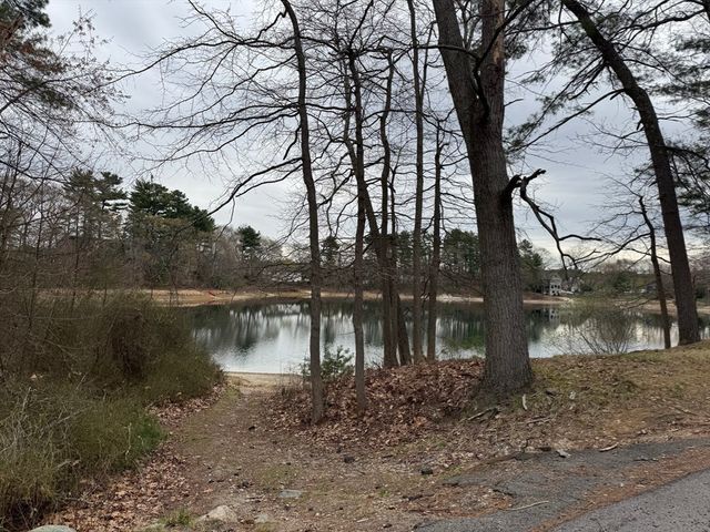 47 Kingsbury Rd, Norfolk, MA 02056