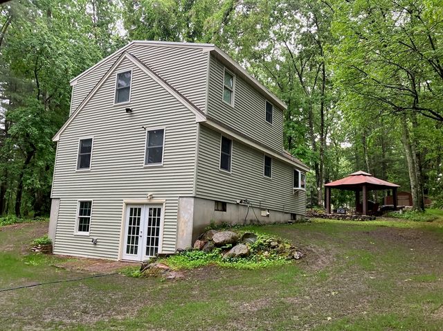 47 Kingsbury Rd, Norfolk, MA 02056