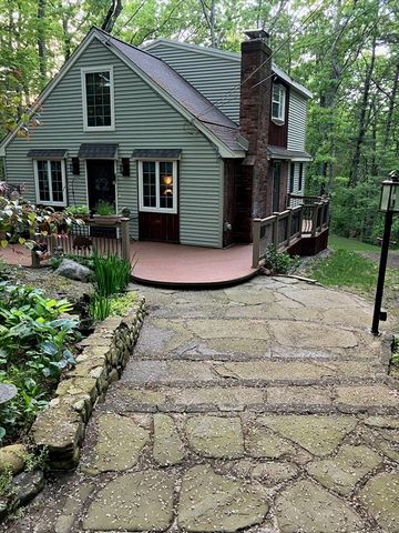 47 Kingsbury Rd, Norfolk, MA 02056