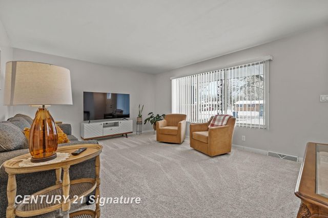 1430 Dover Place, Saginaw, MI 48638