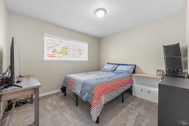 1293 Devonshire Dr, Vacaville, CA 95687