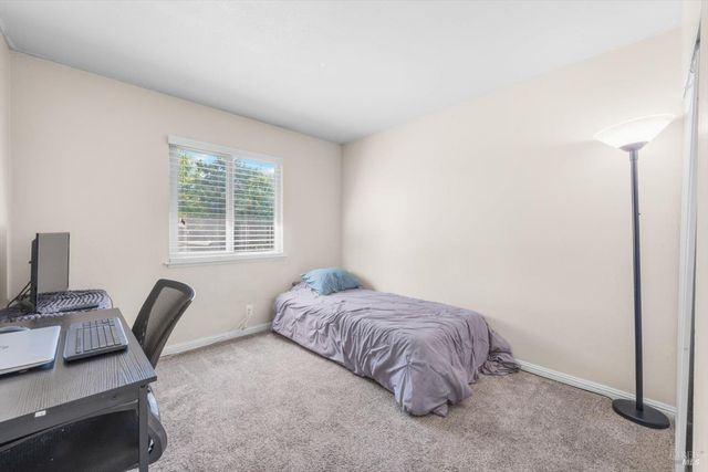 1293 Devonshire Dr, Vacaville, CA 95687