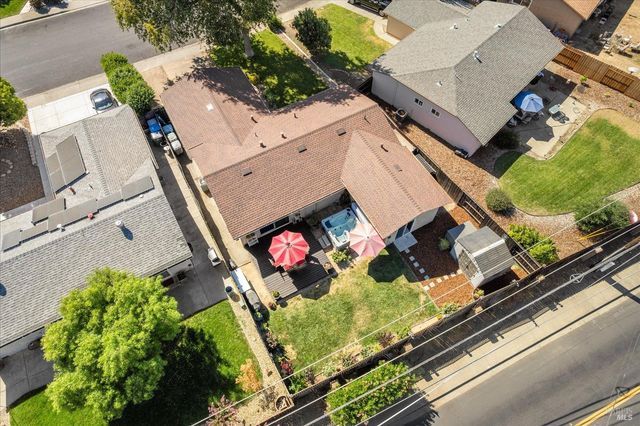 1293 Devonshire Dr, Vacaville, CA 95687