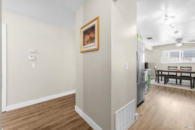 1293 Devonshire Dr, Vacaville, CA 95687