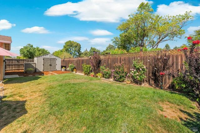 1293 Devonshire Dr, Vacaville, CA 95687