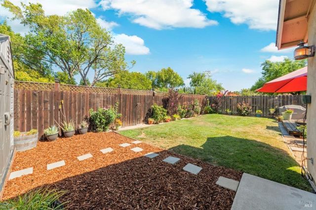 1293 Devonshire Dr, Vacaville, CA 95687