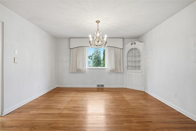 1150 Arrowood Dr, Mt Lebanon, PA 15243