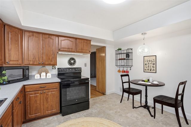 1150 Arrowood Dr, Mt Lebanon, PA 15243