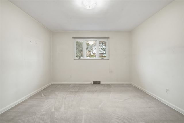 1150 Arrowood Dr, Mt Lebanon, PA 15243