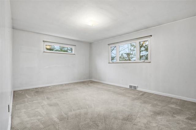 1150 Arrowood Dr, Mt Lebanon, PA 15243