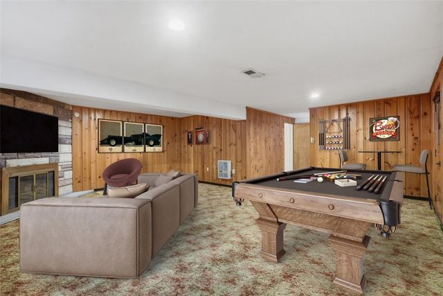 1150 Arrowood Dr, Mt Lebanon, PA 15243