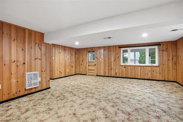 1150 Arrowood Dr, Mt Lebanon, PA 15243