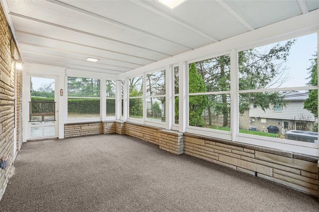 1150 Arrowood Dr, Mt Lebanon, PA 15243