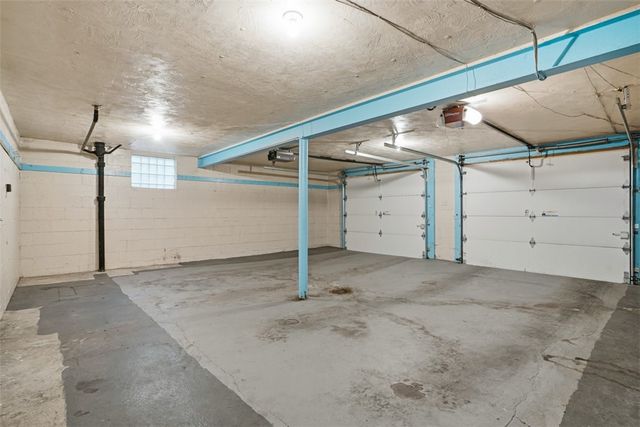 1150 Arrowood Dr, Mt Lebanon, PA 15243