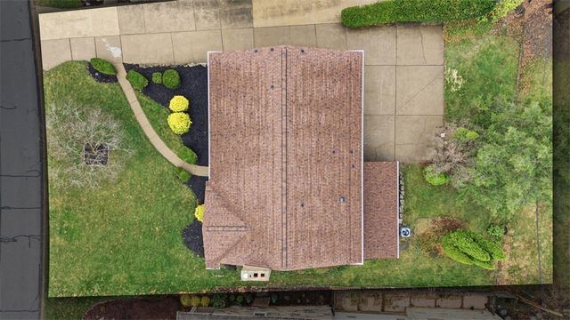 1150 Arrowood Dr, Mt Lebanon, PA 15243