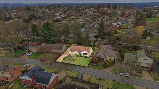 1150 Arrowood Dr, Mt Lebanon, PA 15243