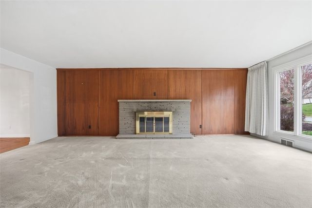 1150 Arrowood Dr, Mt Lebanon, PA 15243