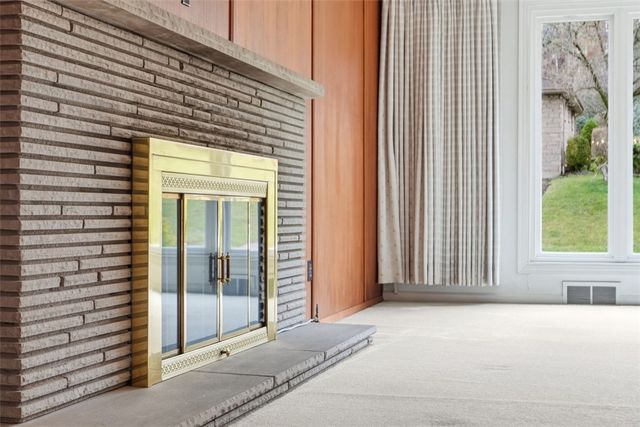 1150 Arrowood Dr, Mt Lebanon, PA 15243