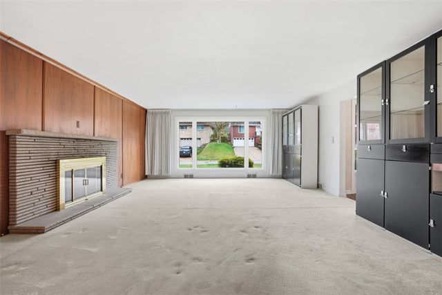 1150 Arrowood Dr, Mt Lebanon, PA 15243