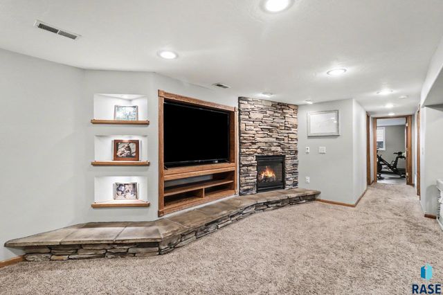 4701 W 37th St Street, Sioux Falls, SD 57106