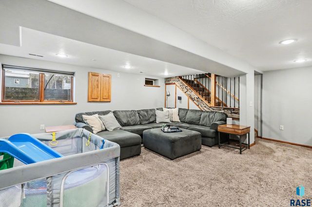 4701 W 37th St Street, Sioux Falls, SD 57106