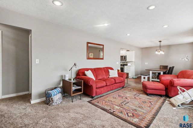 4701 W 37th St Street, Sioux Falls, SD 57106