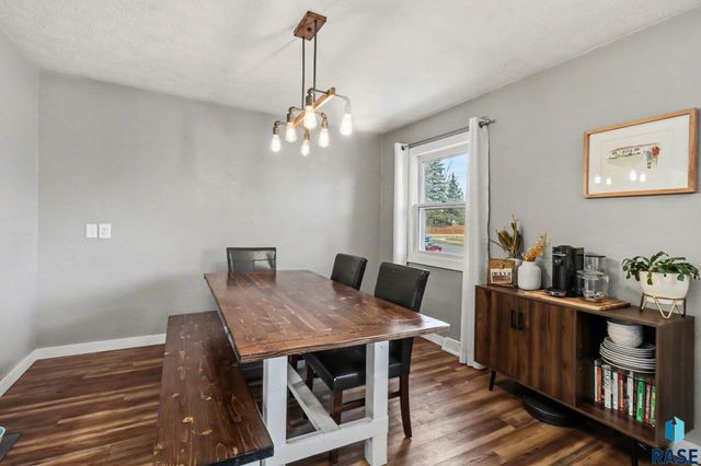 4701 W 37th St Street, Sioux Falls, SD 57106